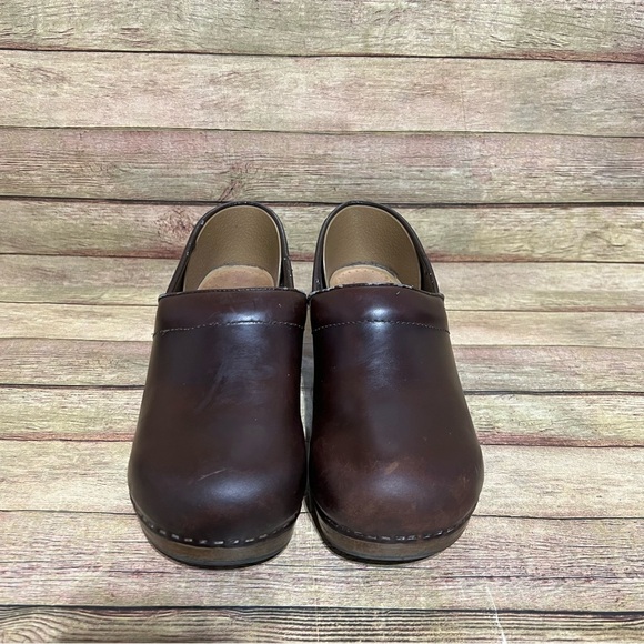 Dansko Brown Leather Nursing Clogs - Picture 5 of 9